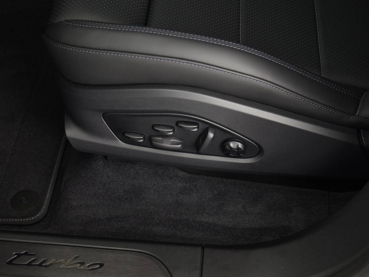 Macan (111) image 32