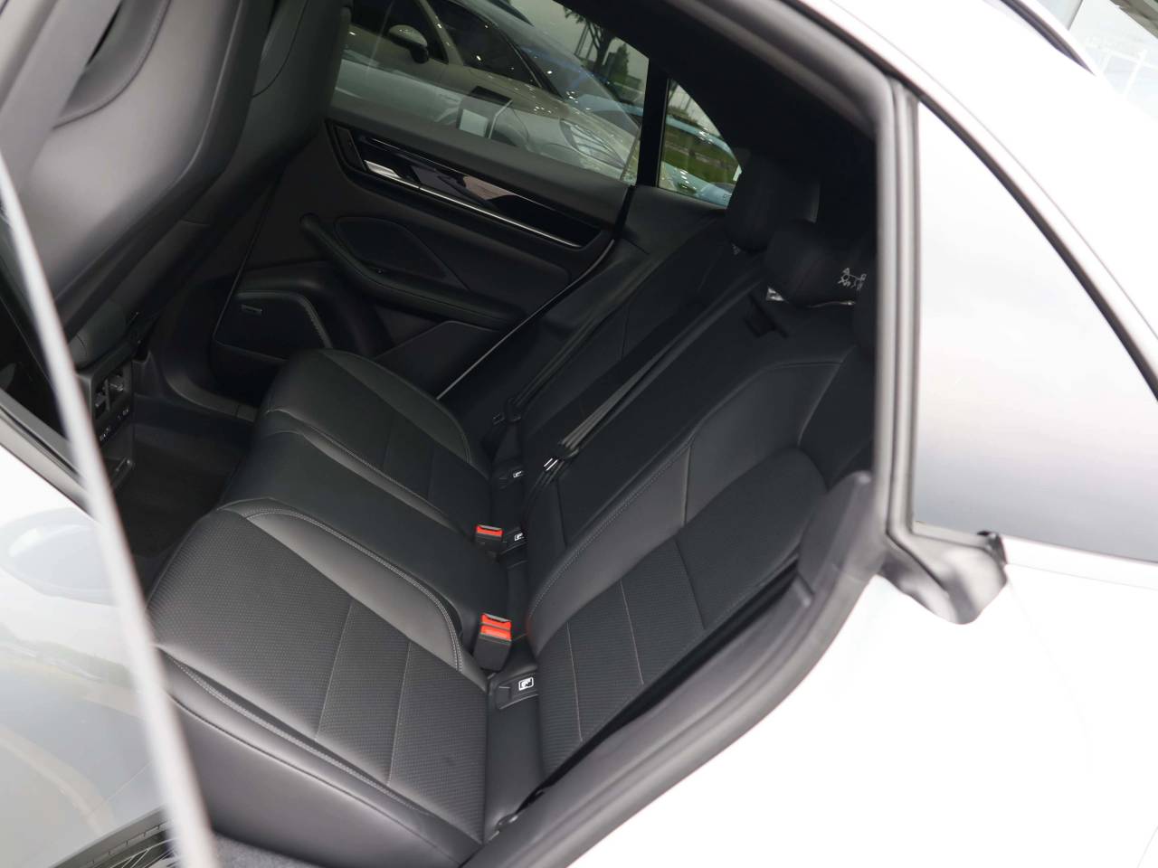 Macan (76) image 17