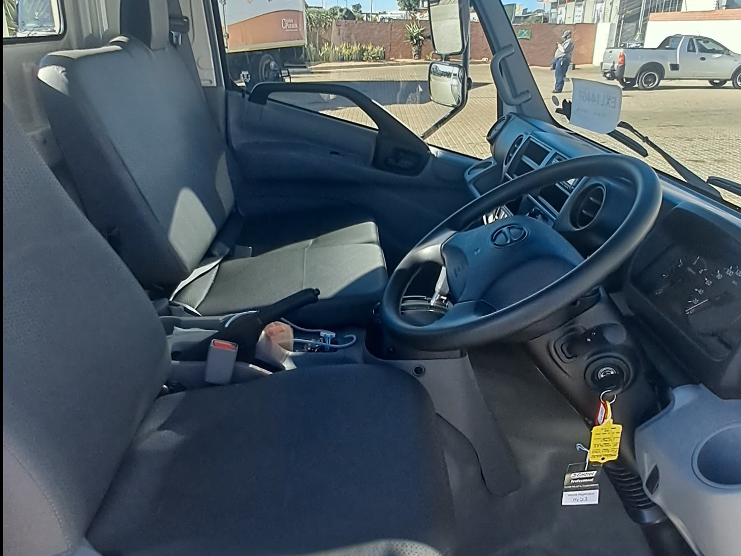 Hino 300 300 916 LWB (FE3) A/T F/C C/C