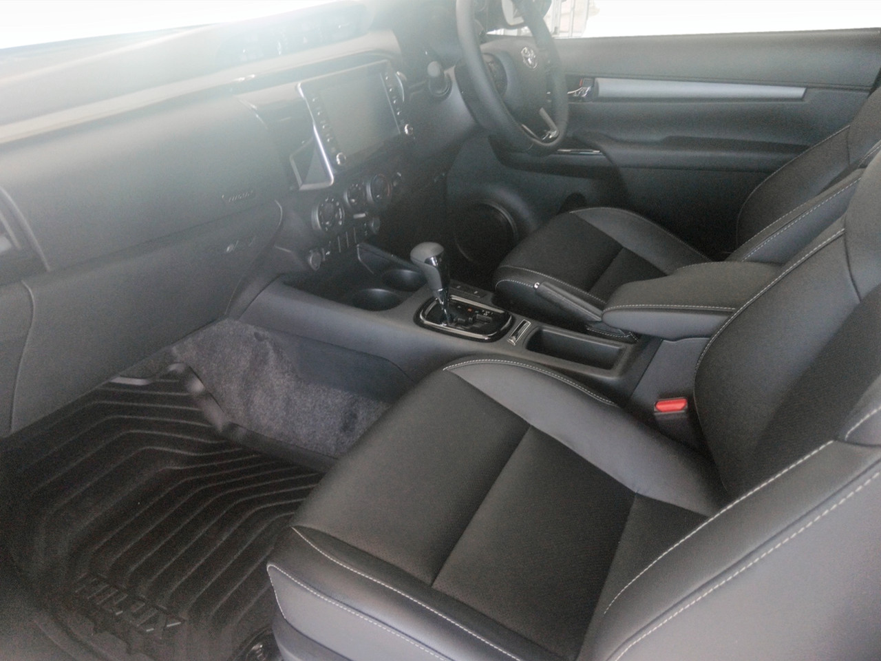 Toyota Hilux 2.8GD-6 XTRA CAB LEGEND 55