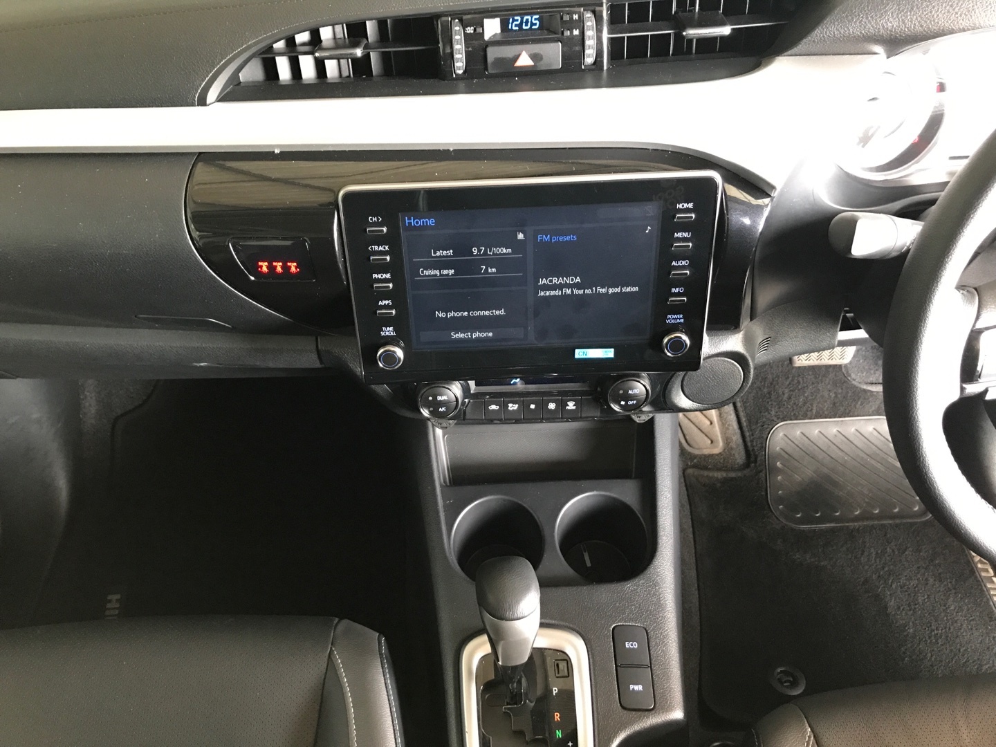 Toyota Hilux 2.8GD-6 DOUBLE CAB RAIDER AUTO