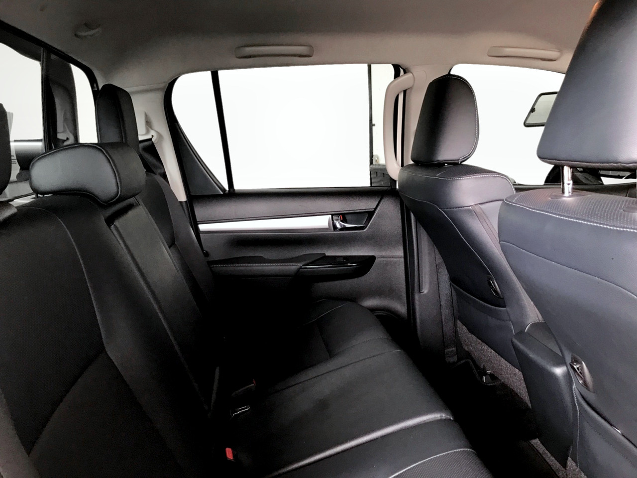 Toyota Hilux 2.8GD-6 DOUBLE CAB RAIDER AUTO