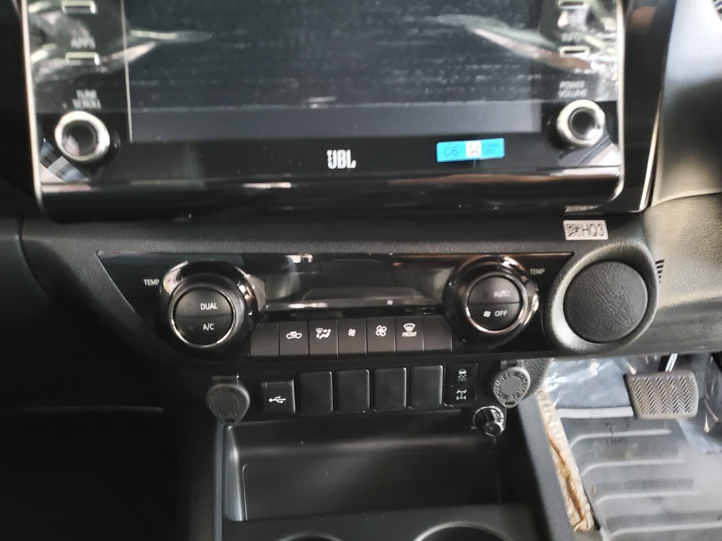 Toyota Hilux 2.8GD-6 DOUBLE CAB LEGEND 55
