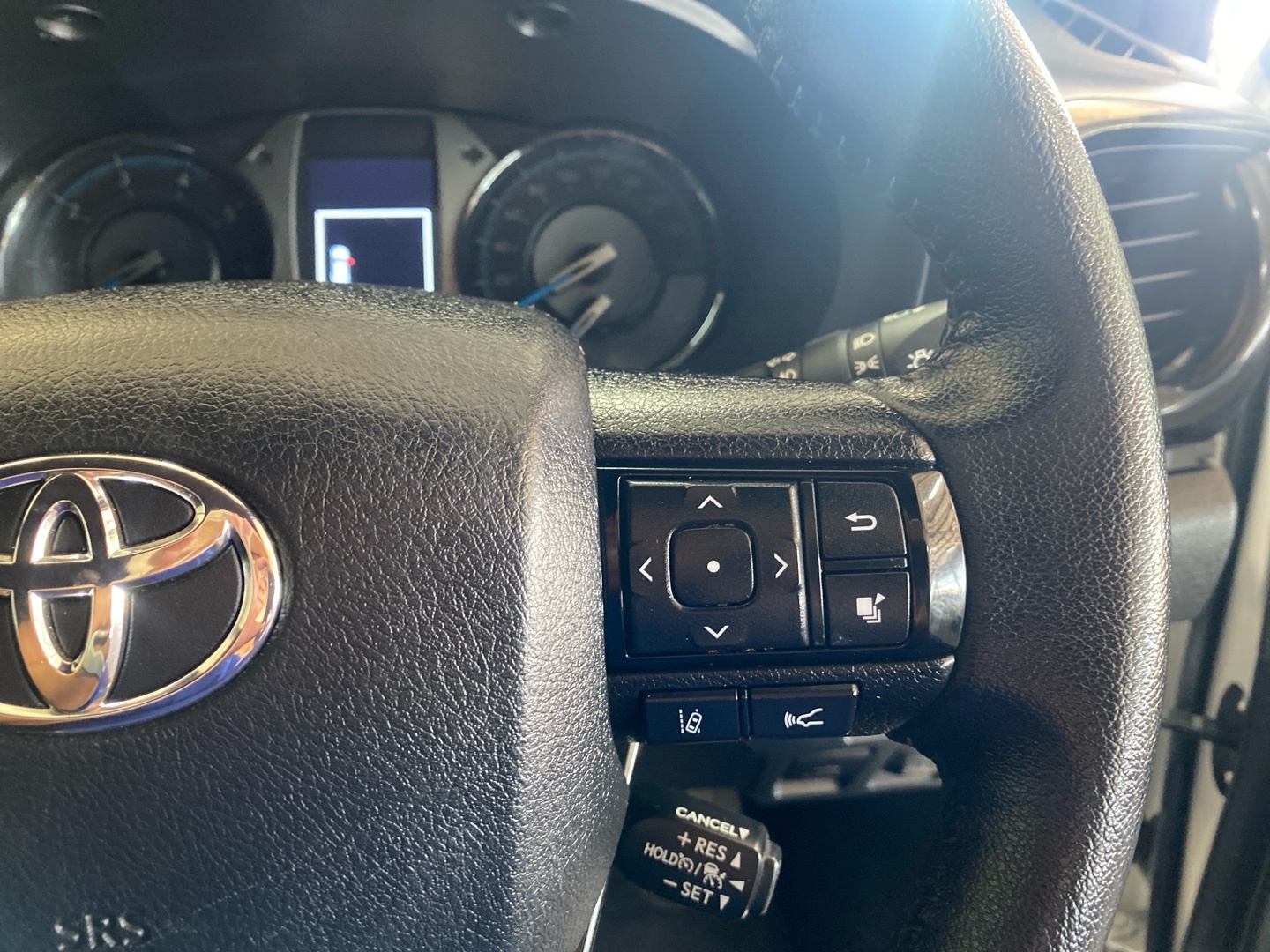 Toyota Hilux 2.8 GD-6 RB LEGEND 4×2 A/T P/U D/C
