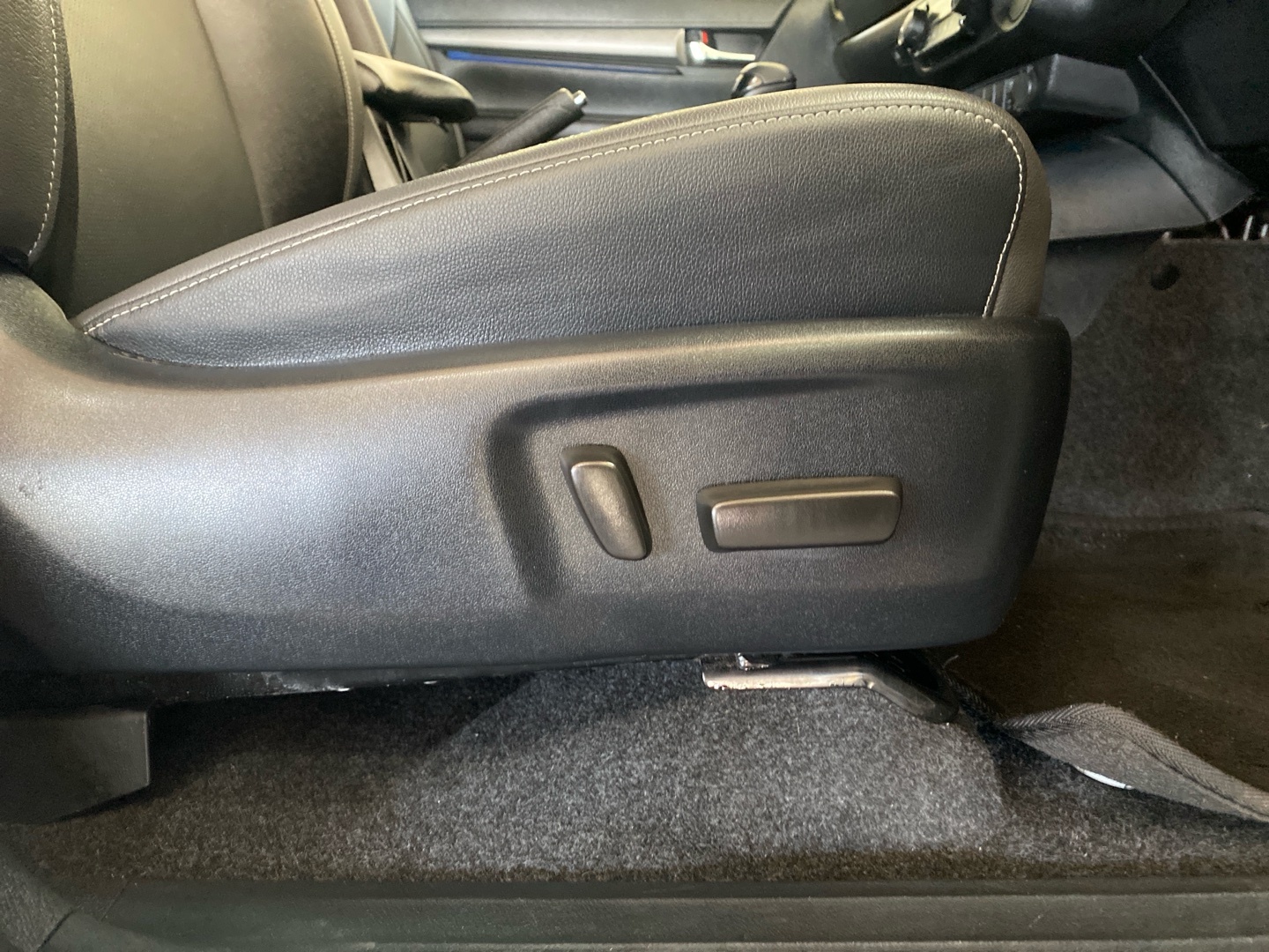 Toyota Hilux 2.8 GD-6 RB LEGEND 4×2 A/T P/U D/C