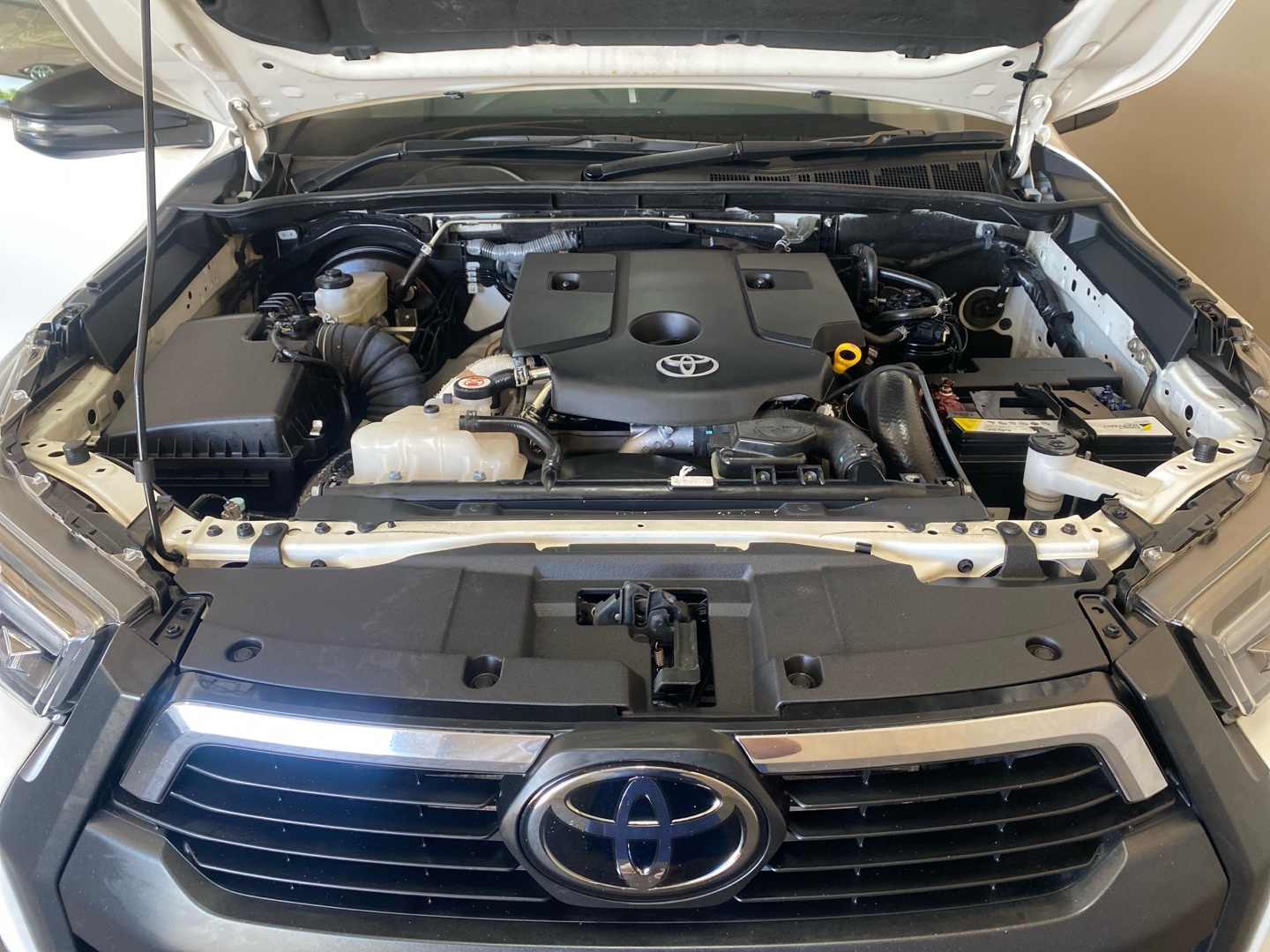 Toyota Hilux 2.8 GD-6 RB LEGEND 4×2 A/T P/U D/C