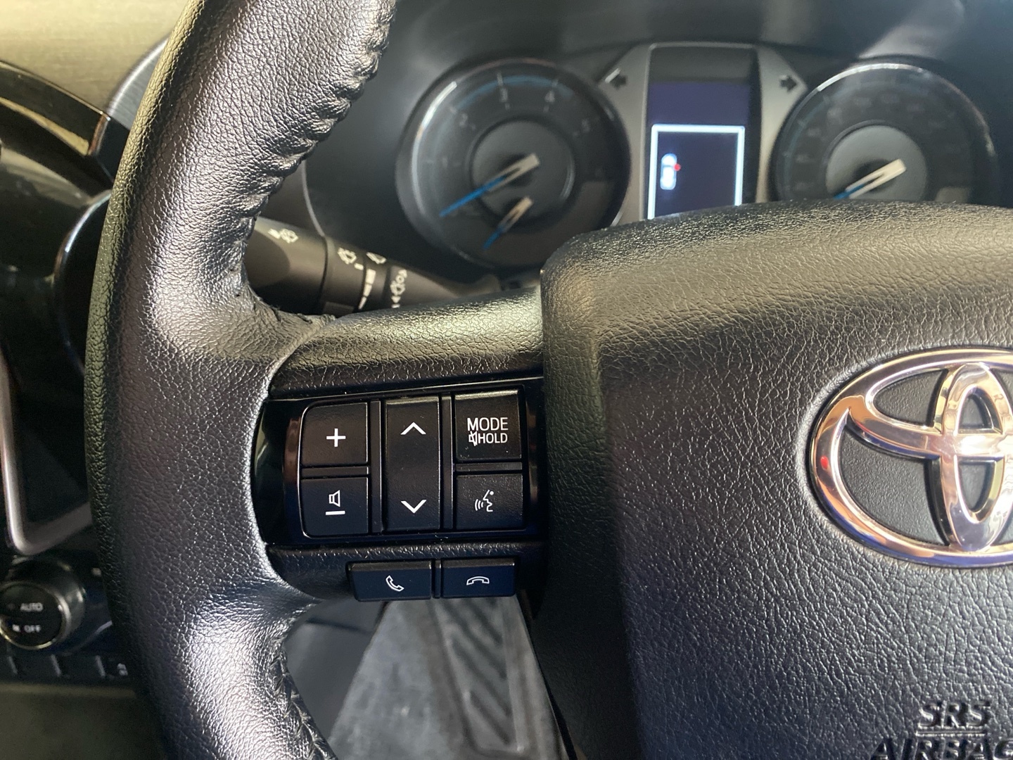 Toyota Hilux 2.8 GD-6 RB LEGEND 4×2 A/T P/U D/C