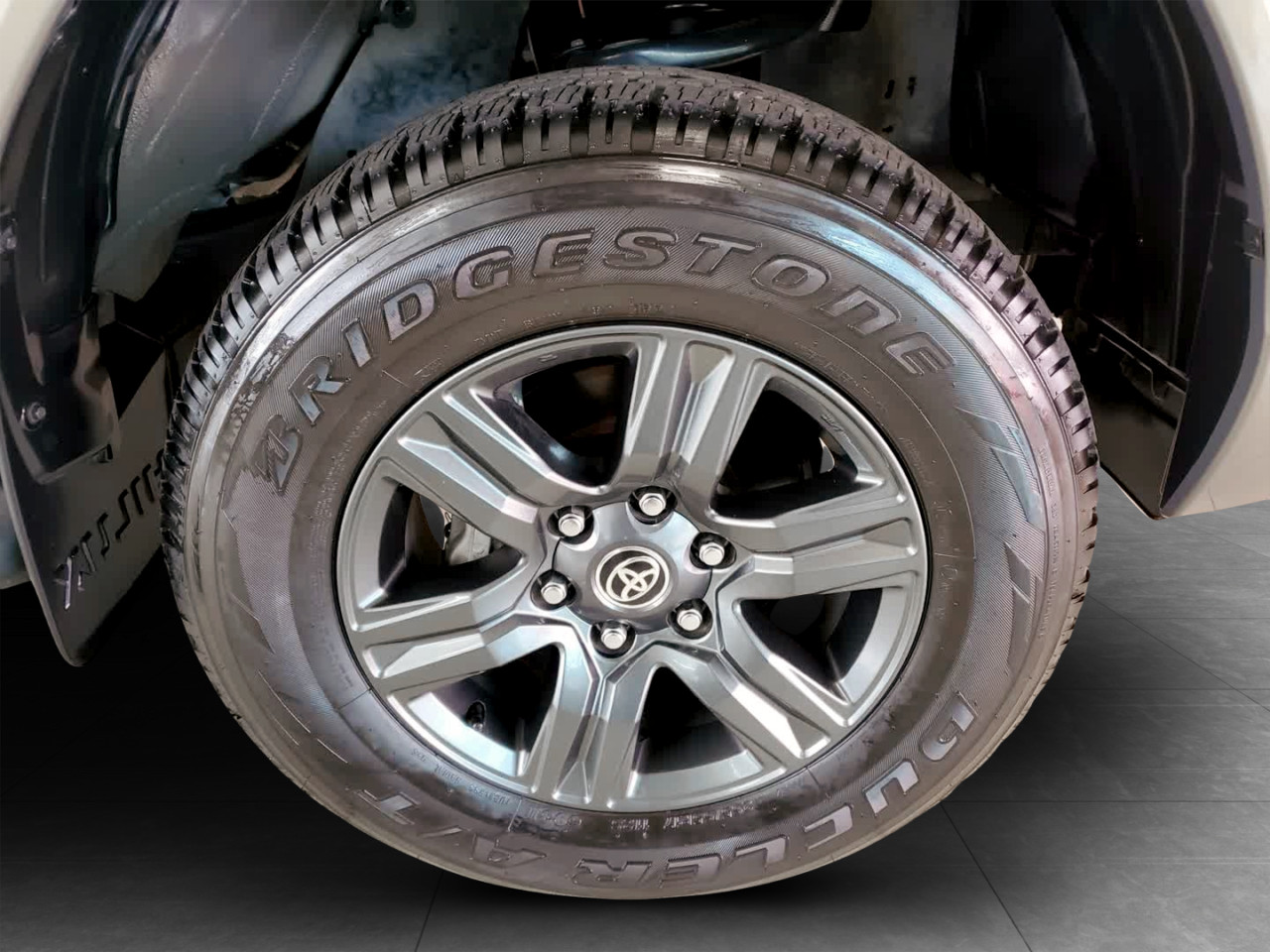 Toyota Hilux 2.8GD-6 48V DOUBLE CAB RAIDER
