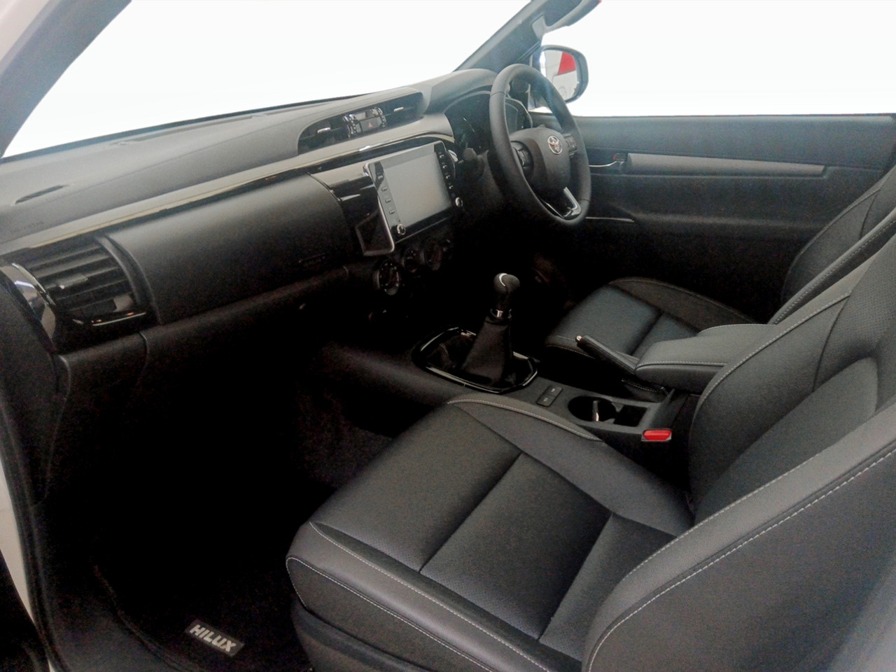 Toyota Hilux 2.8GD-6 XTRA CAB 4X4 LEGEND MANUAL