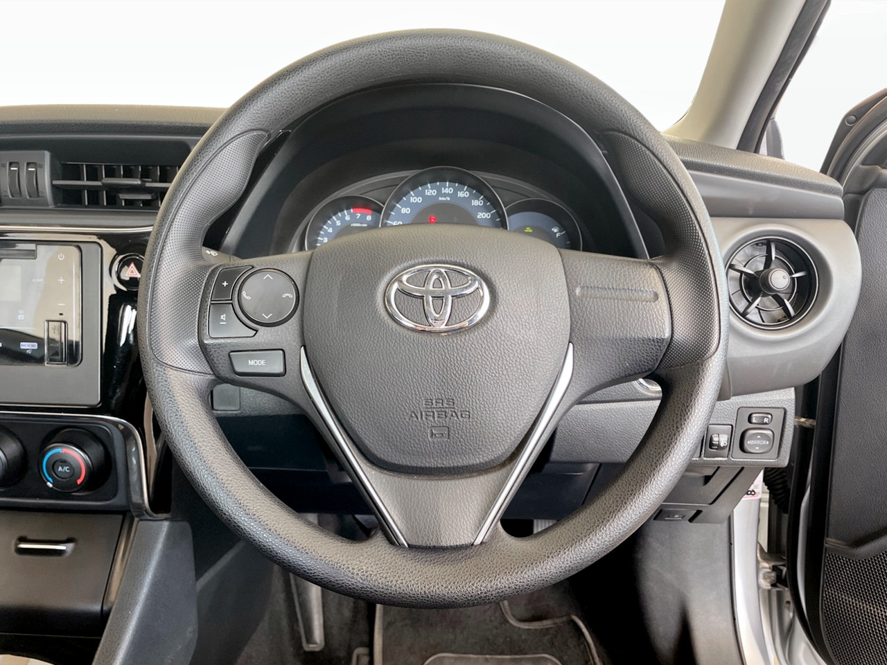 Toyota Corolla Quest 1.8 PLUS