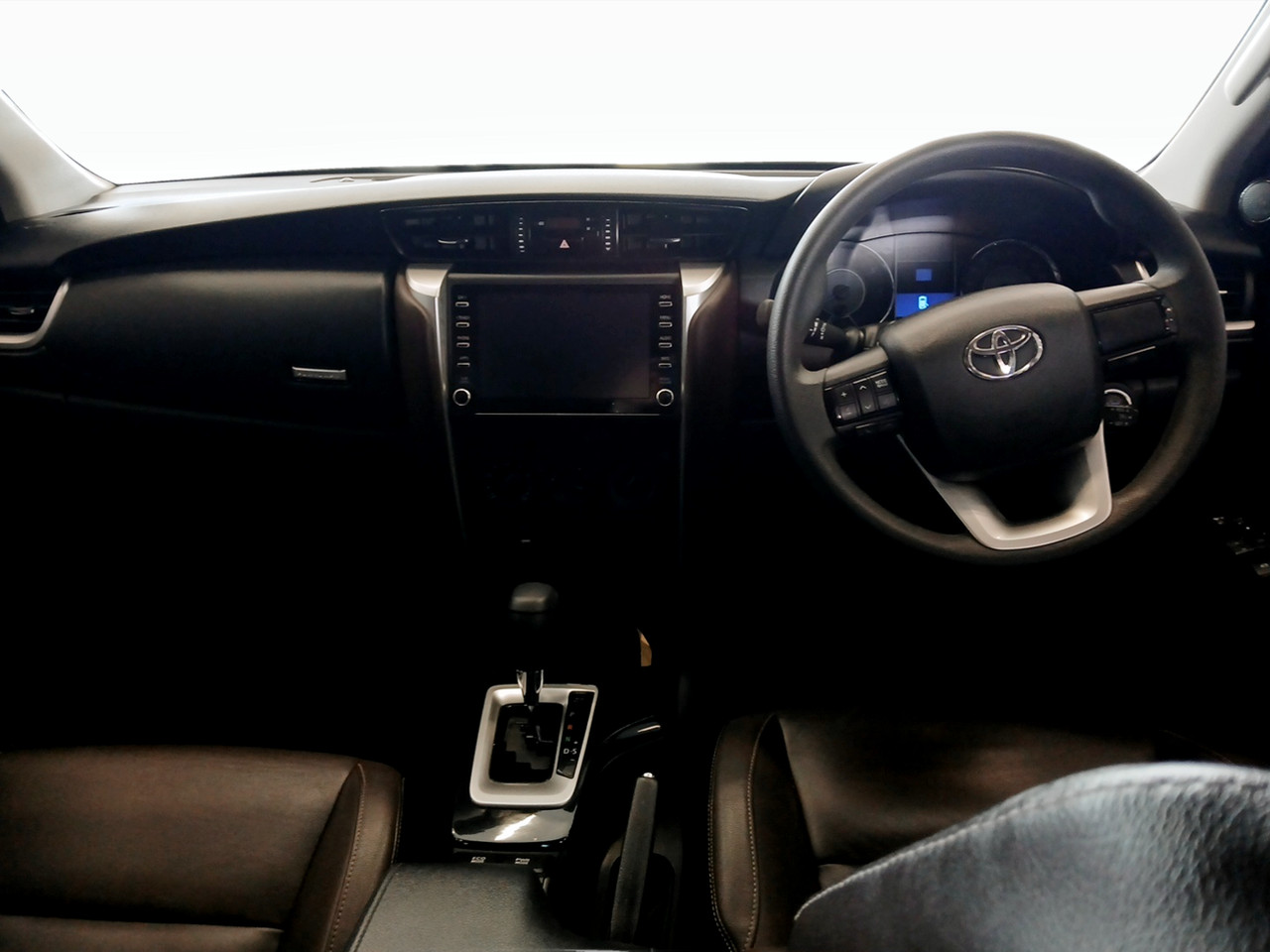 Toyota Fortuner 2.4GD-6 R/B A/T