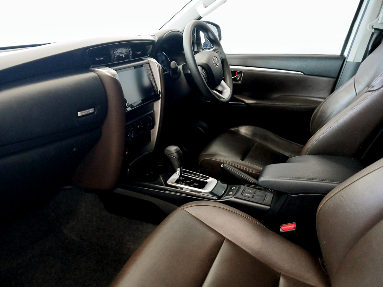 Toyota Fortuner 2.4GD-6 R/B A/T
