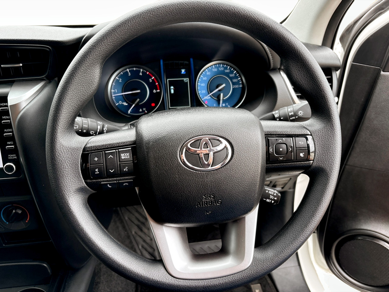Toyota Fortuner 2.4GD-6 R/B A/T