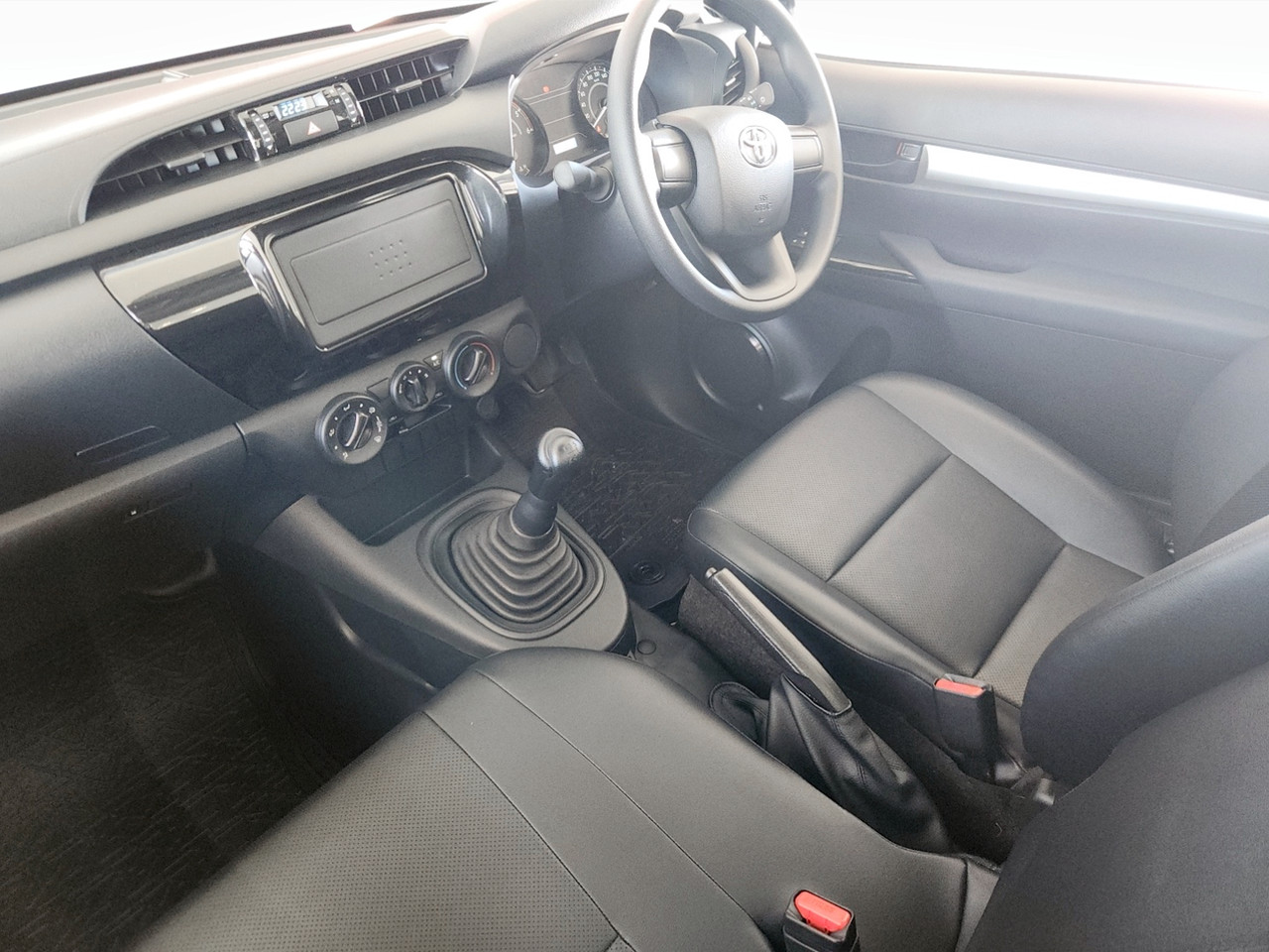Toyota Hilux 2.4GD SINGLE CAB S (AIRCON)