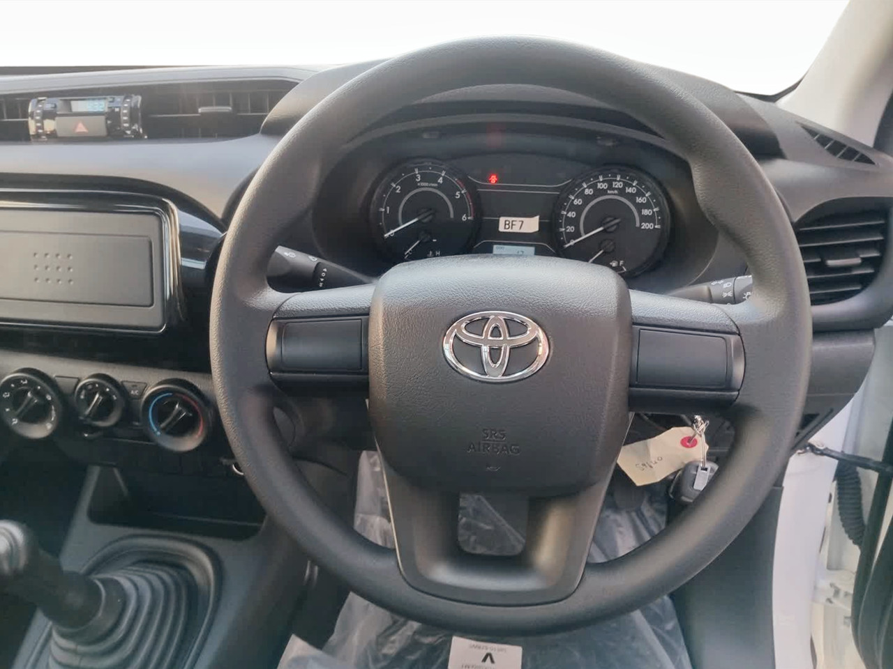 Toyota Hilux 2.4GD SINGLE CAB FLAT DECK