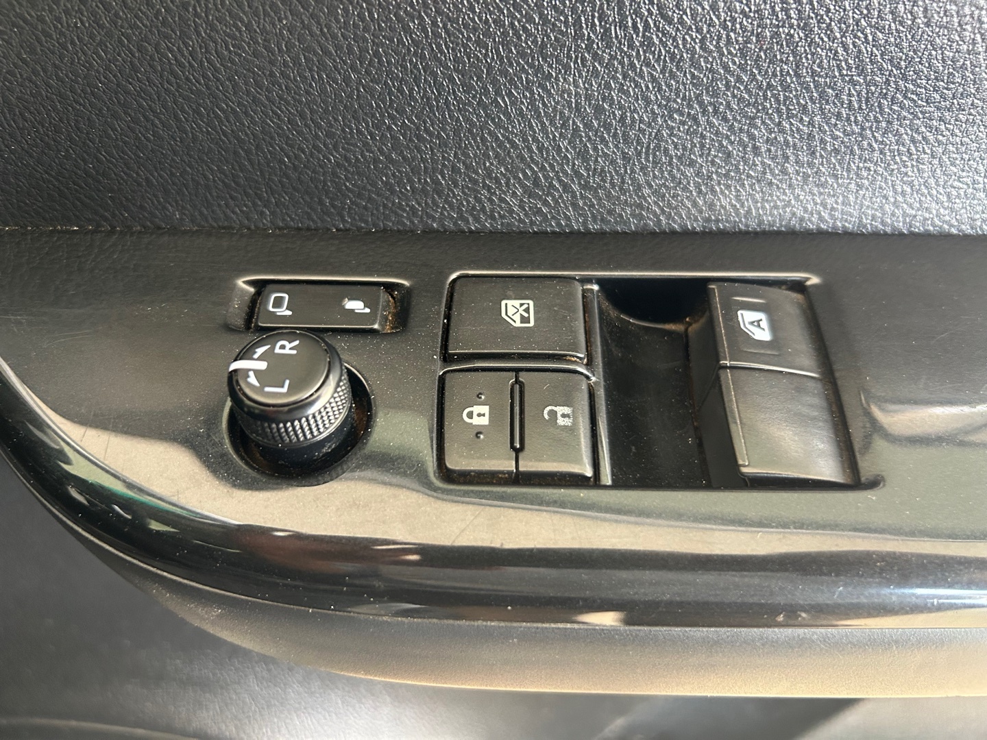Toyota Hilux 2.8GD-6 XTRA CAB RAIDER