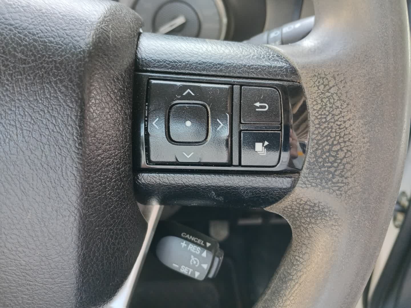 Toyota Hilux 2.4GD-6 SINGLE CAB RAIDER MANUAL