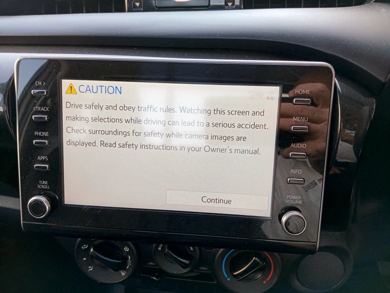 Toyota Hilux 2.4GD-6 SINGLE CAB RAIDER MANUAL