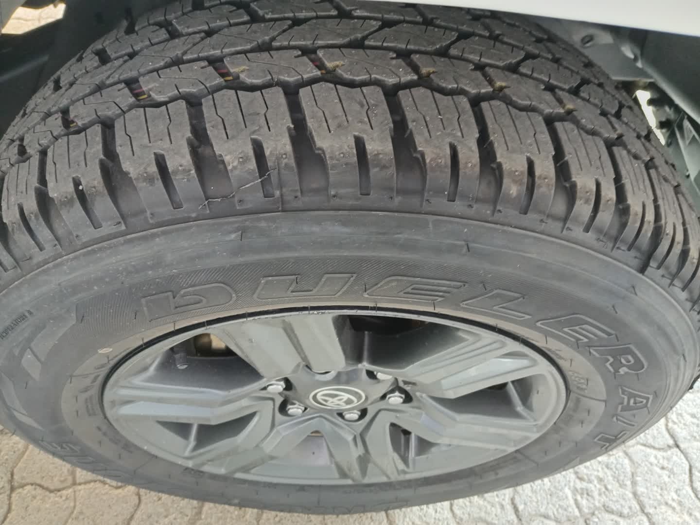 Toyota Hilux 2.4GD-6 SINGLE CAB RAIDER MANUAL