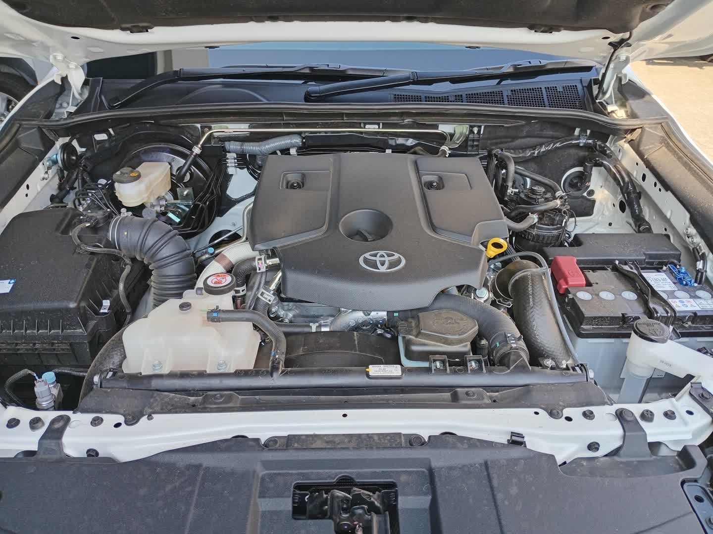 Toyota Hilux 2.4GD-6 SINGLE CAB RAIDER MANUAL