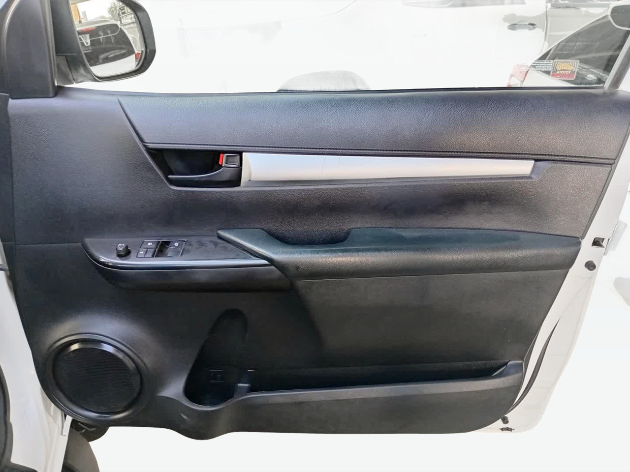 Toyota Hilux 2.4GD-6 SINGLE CAB RAIDER MANUAL