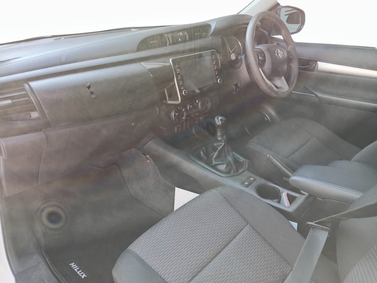 Toyota Hilux 2.4GD-6 SINGLE CAB RAIDER MANUAL
