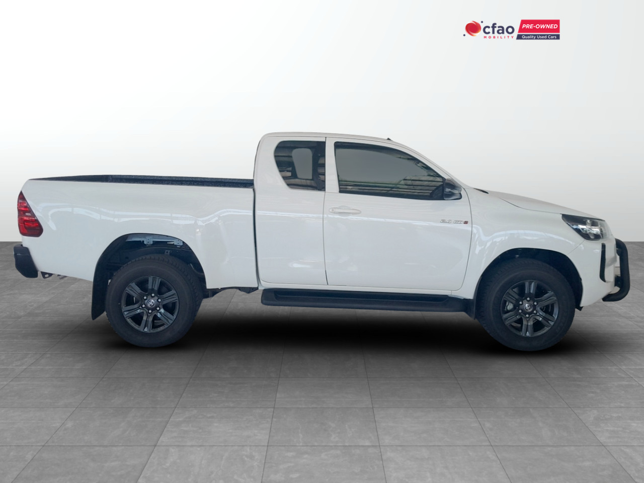 Toyota Hilux 2.4GD-6 XTRA CAB RAIDER MANUAL