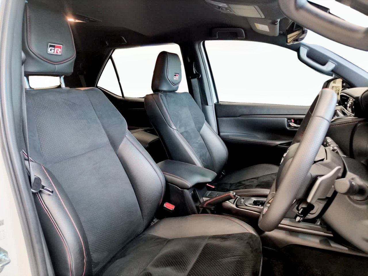 Toyota Fortuner 2.8GD-6 4X4 GR-SPORT