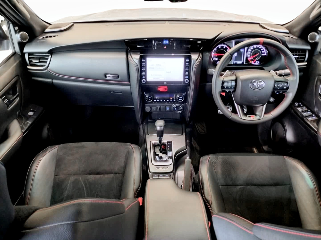 Toyota Fortuner 2.8GD-6 4X4 GR-SPORT