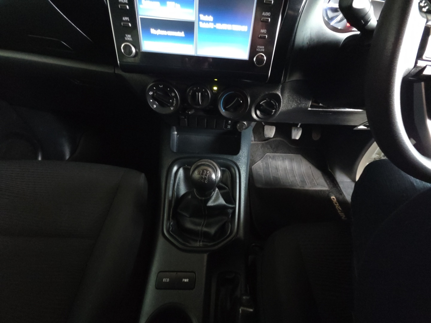 Toyota Hilux 2.4GD-6 SINGLE CAB 4X4 RAIDER MANUAL