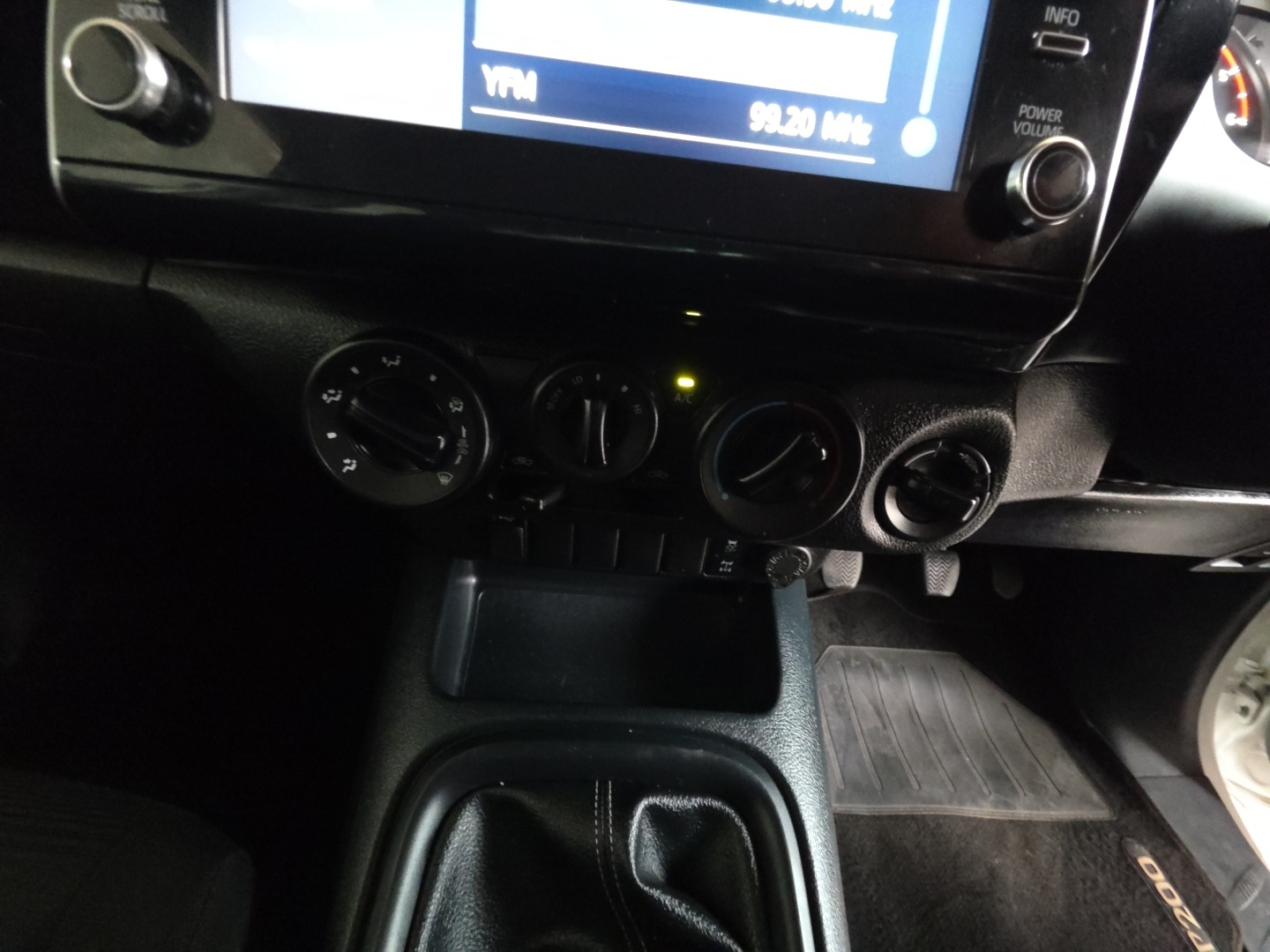 Toyota Hilux 2.4GD-6 SINGLE CAB 4X4 RAIDER MANUAL