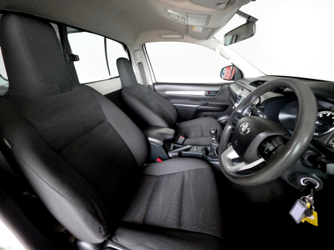 Toyota Hilux 2.4GD-6 SINGLE CAB 4X4 RAIDER MANUAL