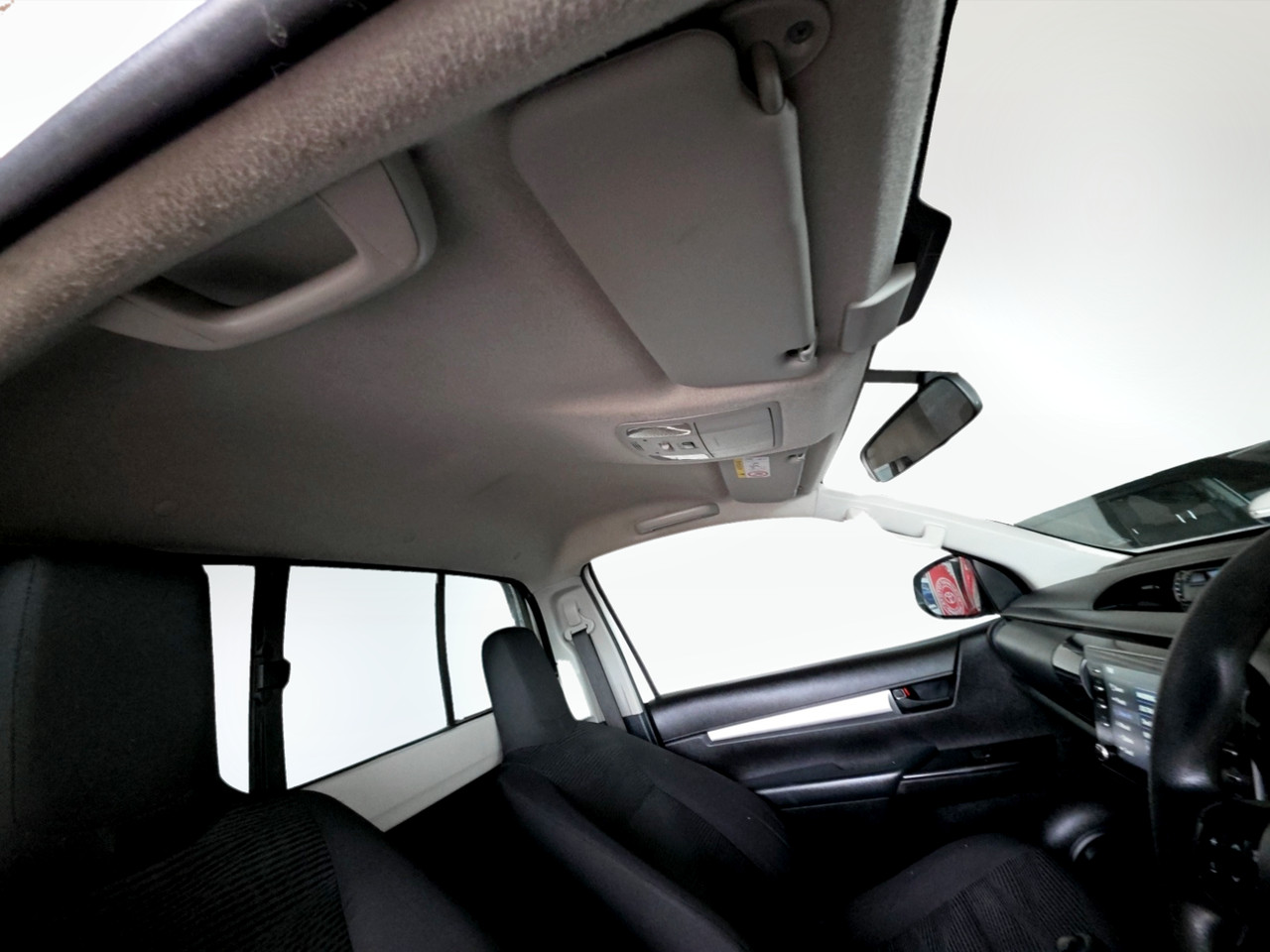 Toyota Hilux 2.4GD-6 SINGLE CAB 4X4 RAIDER MANUAL