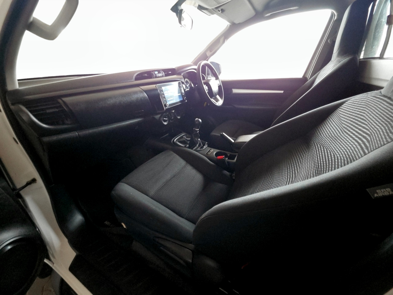 Toyota Hilux 2.4GD-6 SINGLE CAB 4X4 RAIDER MANUAL
