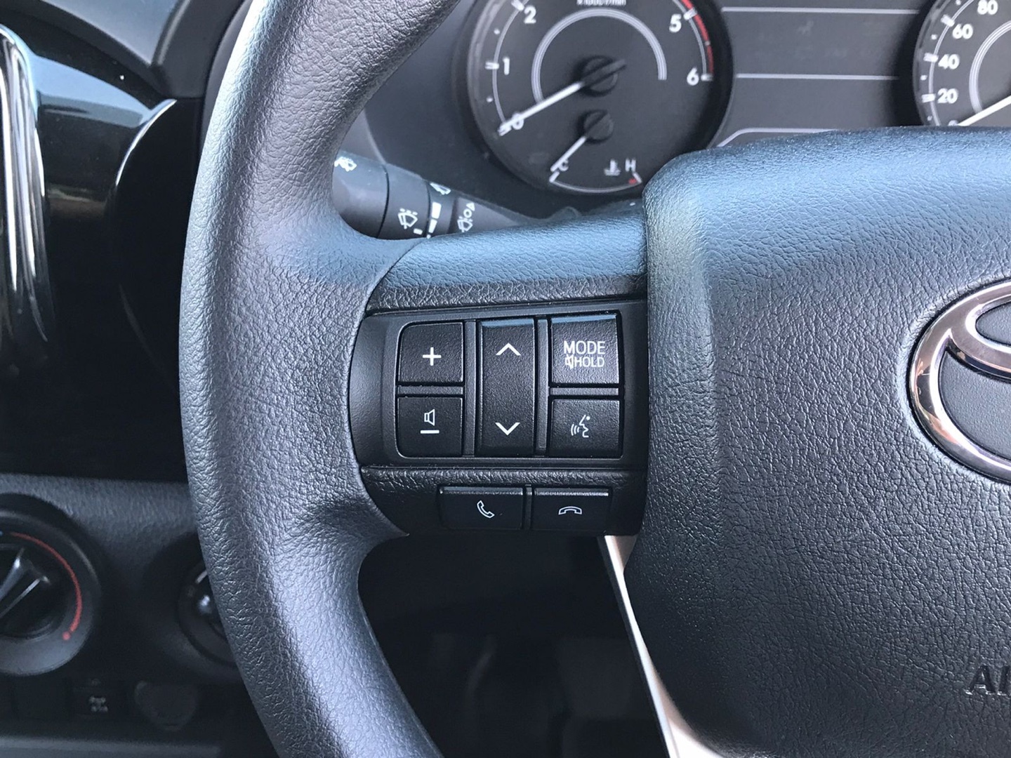 Toyota Hilux 2.4GD-6 SINGLE CAB 4X4 SR