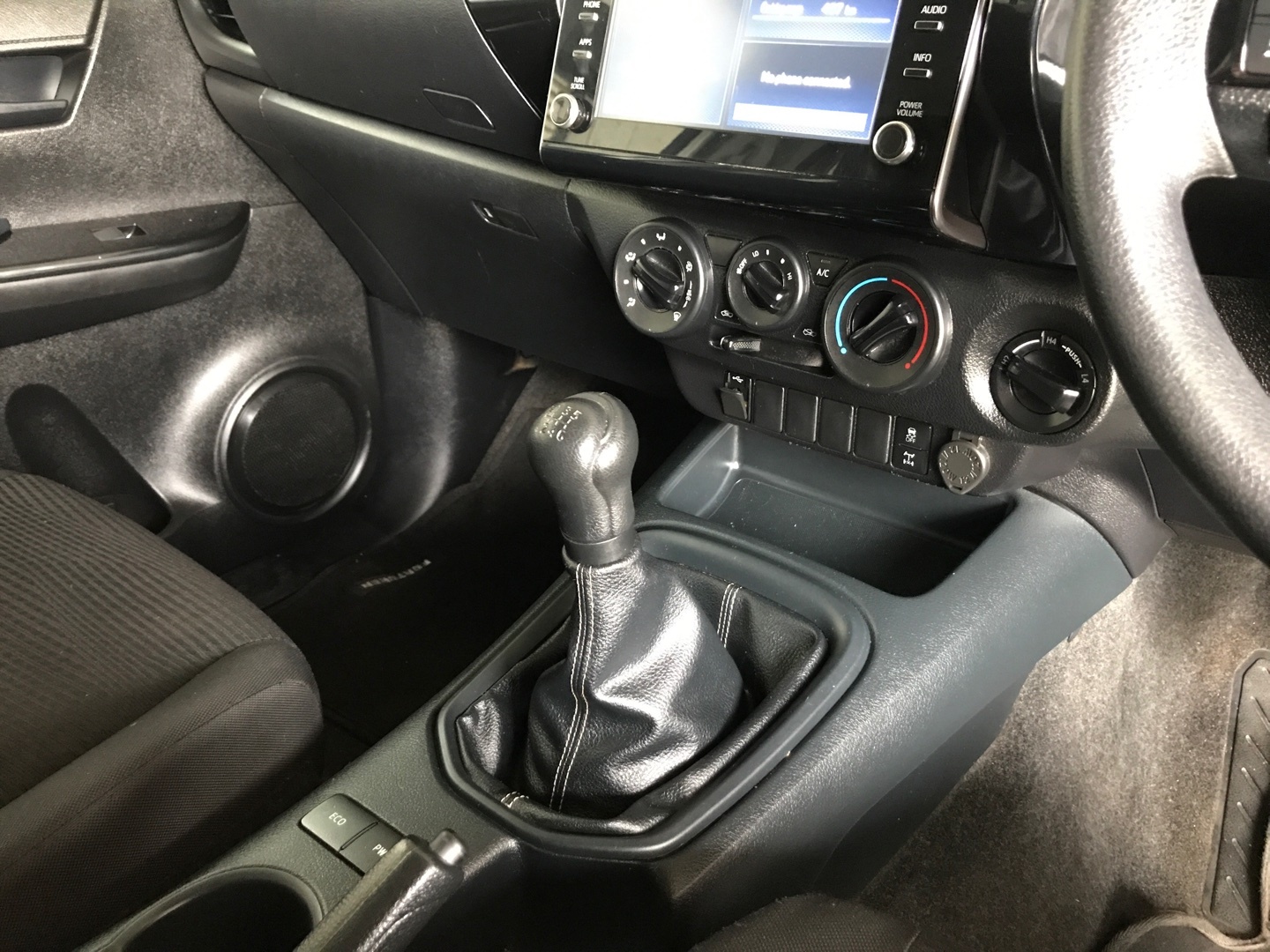Toyota Hilux 2.4GD-6 SINGLE CAB 4X4 RAIDER MANUAL