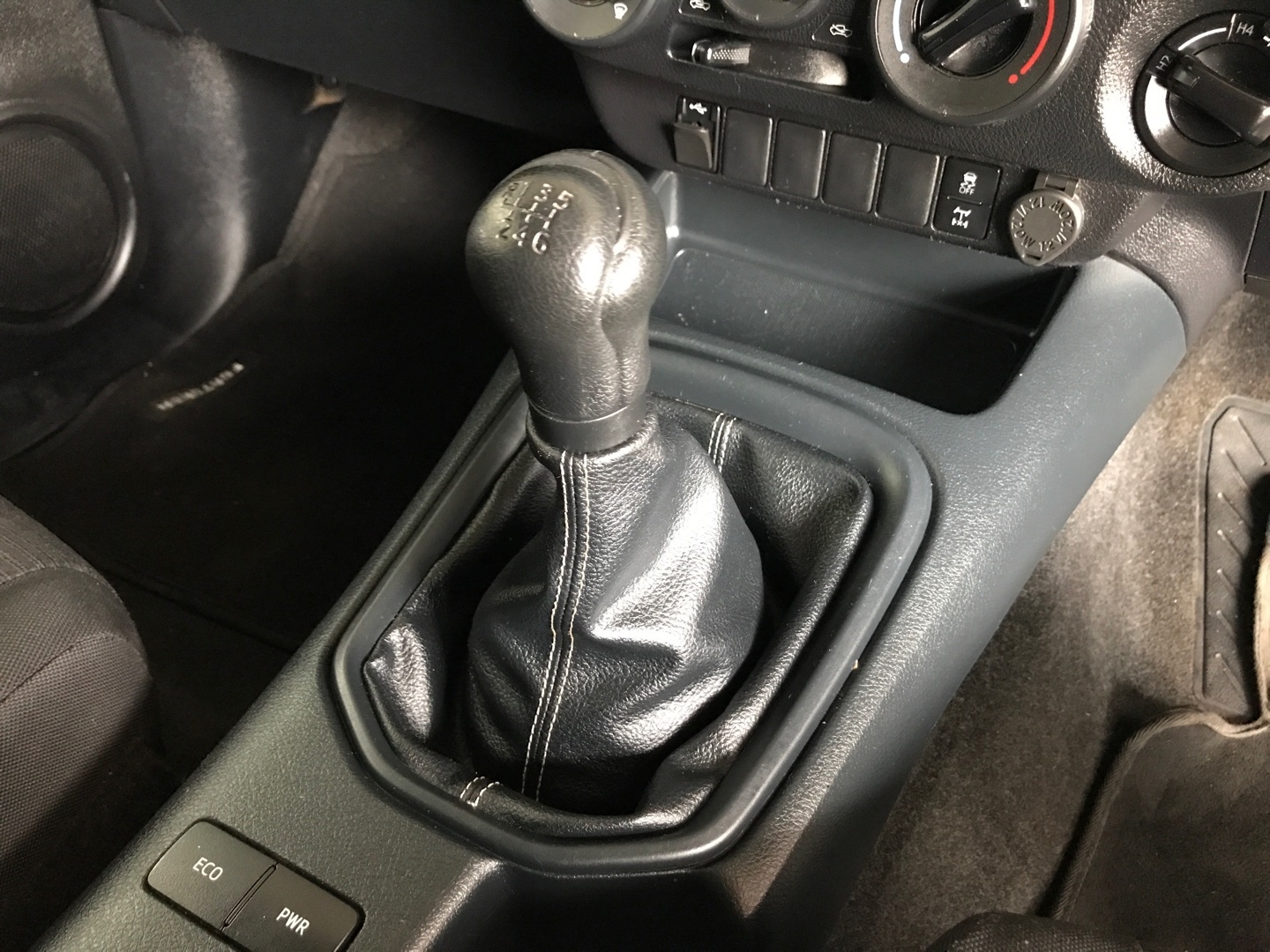 Toyota Hilux 2.4GD-6 SINGLE CAB 4X4 RAIDER MANUAL