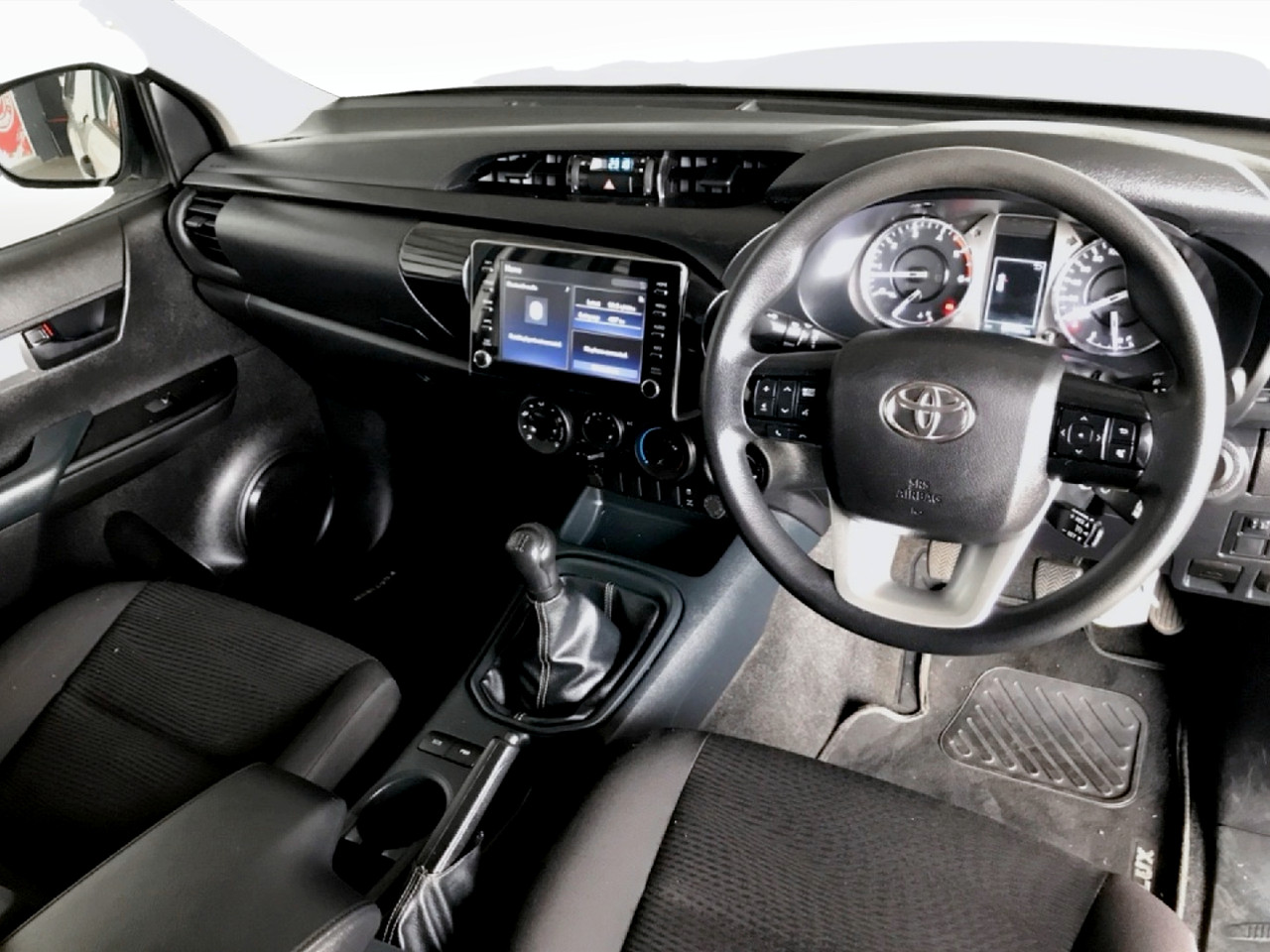 Toyota Hilux 2.4GD-6 SINGLE CAB 4X4 RAIDER MANUAL