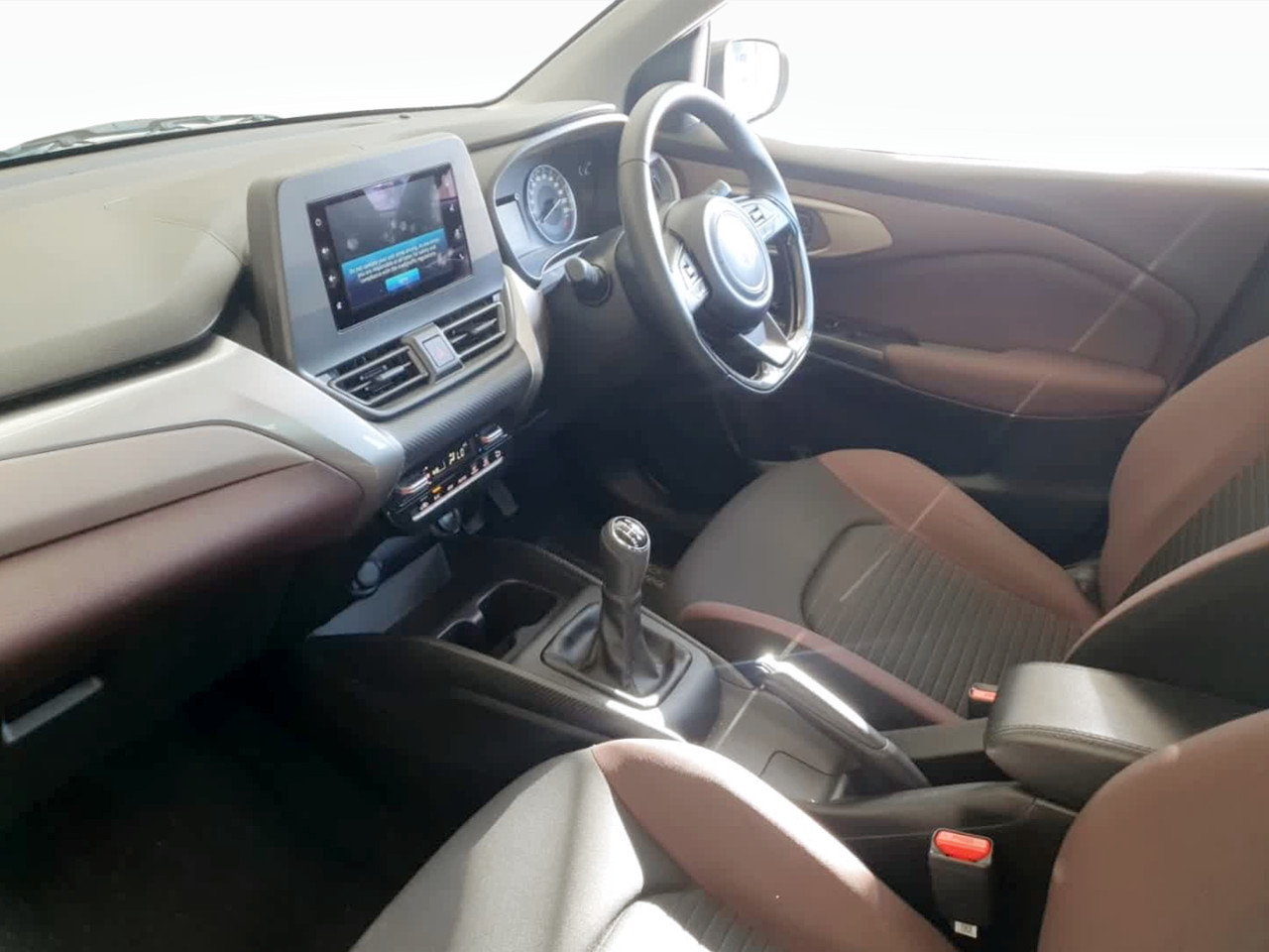 Toyota STARLET CROSS 1.5 XS MANUAL