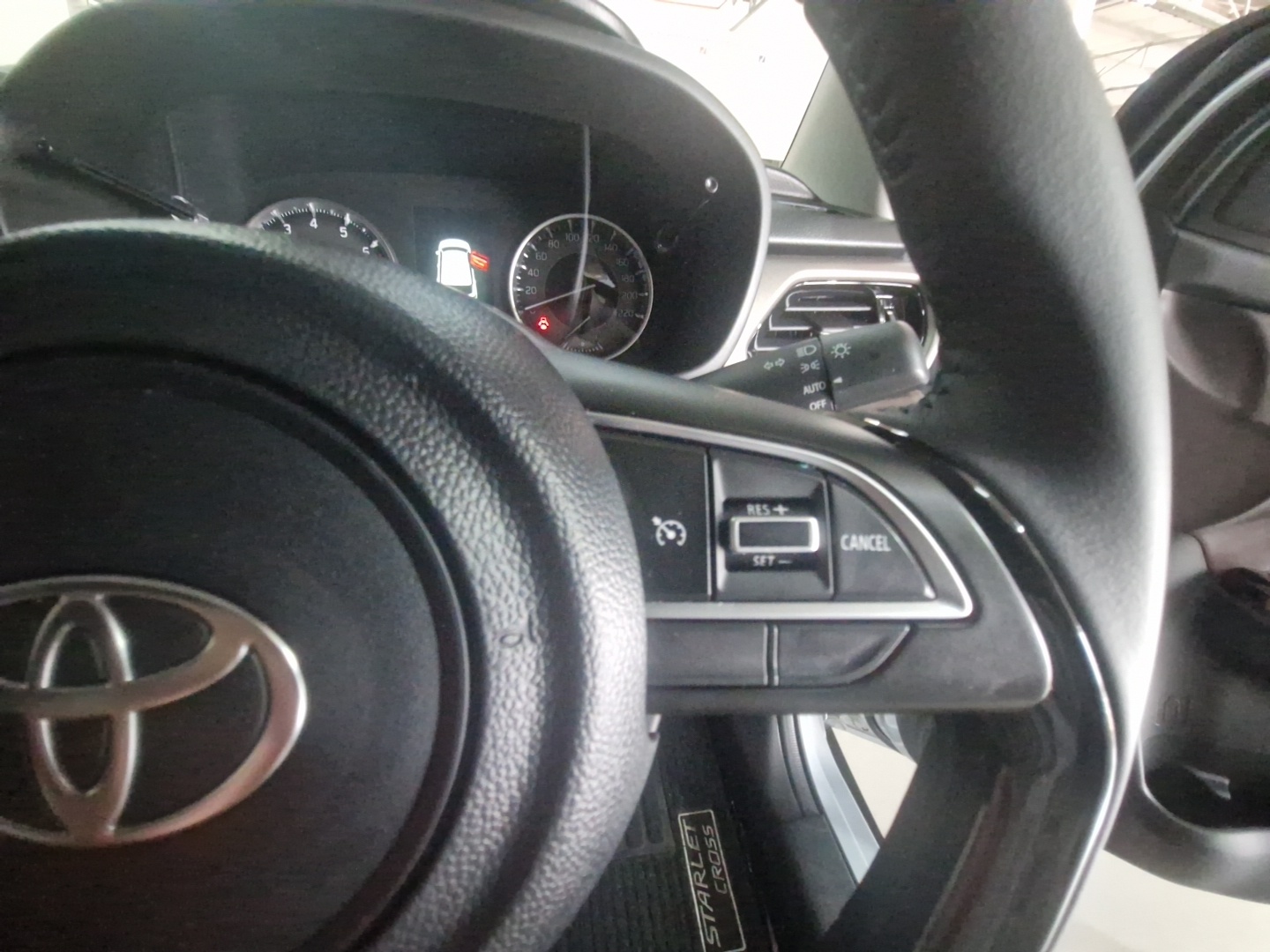 Toyota STARLET CROSS 1.5 XR AUTO