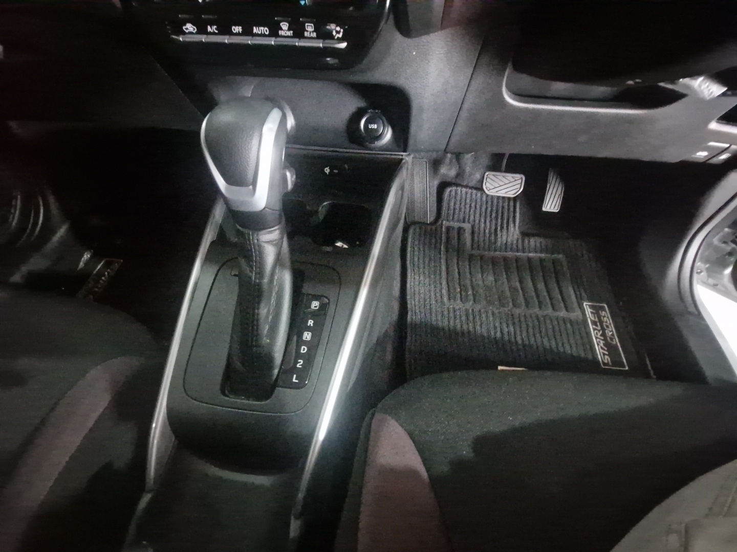 Toyota STARLET CROSS 1.5 XR AUTO