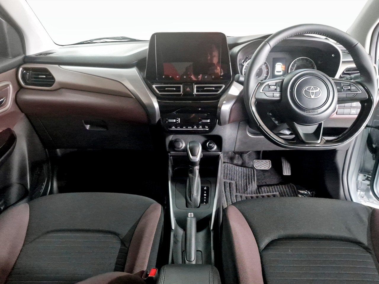 Toyota STARLET CROSS 1.5 XR AUTO