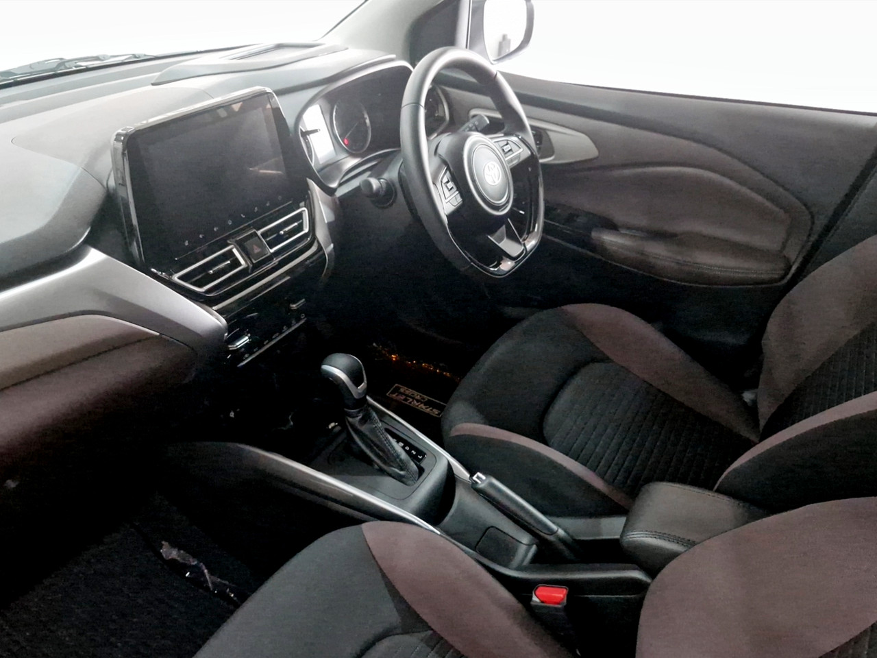 Toyota STARLET CROSS 1.5 XR AUTO