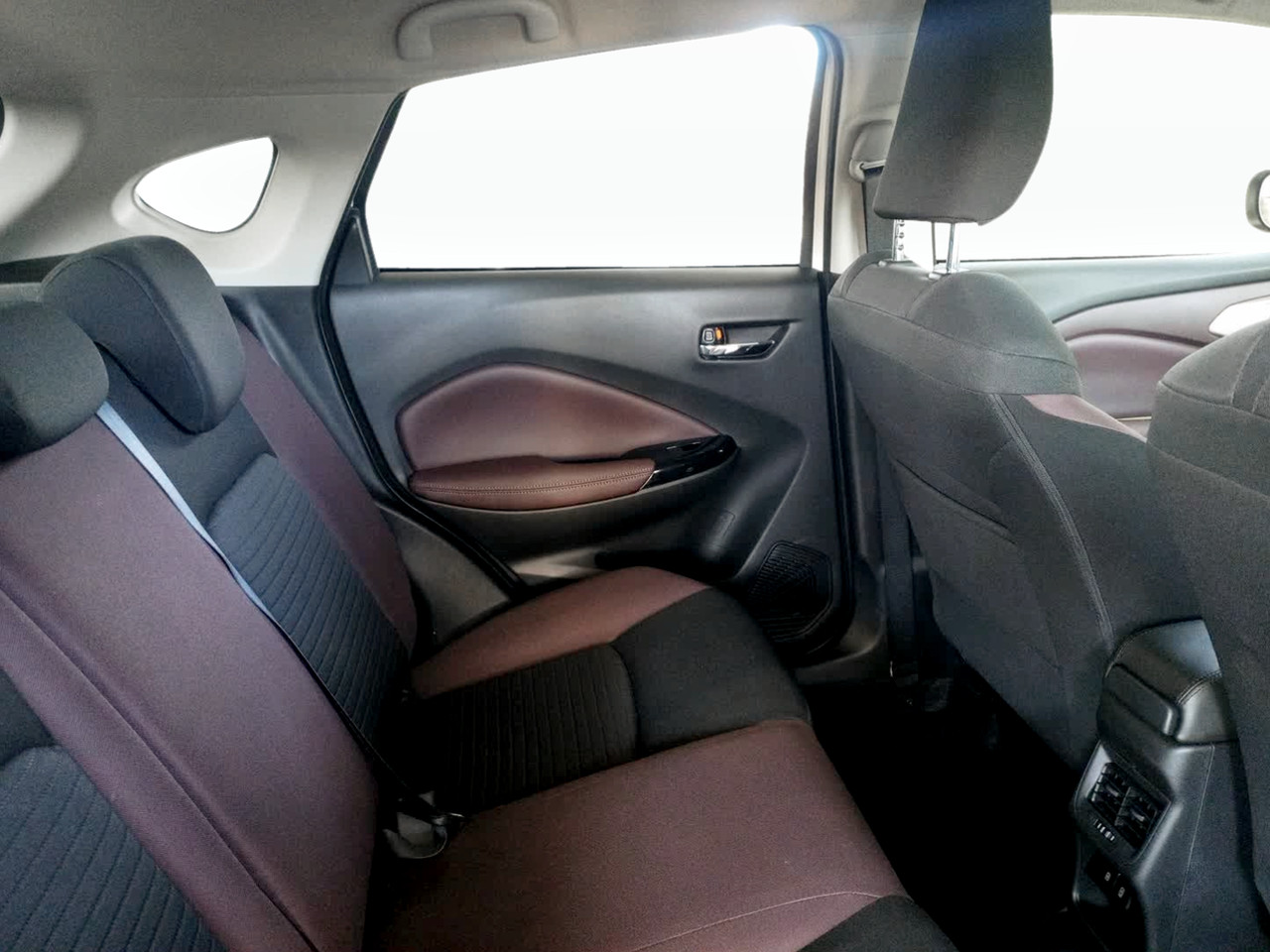 Toyota STARLET CROSS 1.5 XR AUTO