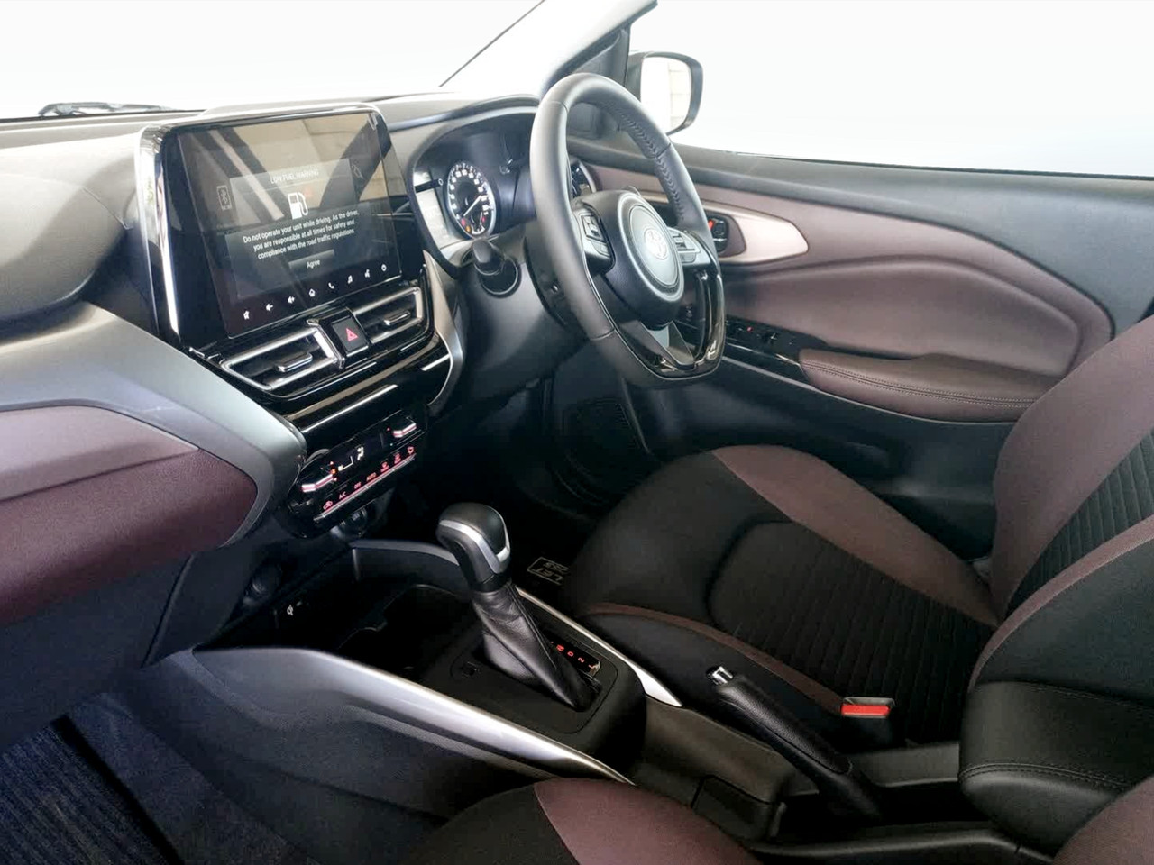 Toyota STARLET CROSS 1.5 XR AUTO