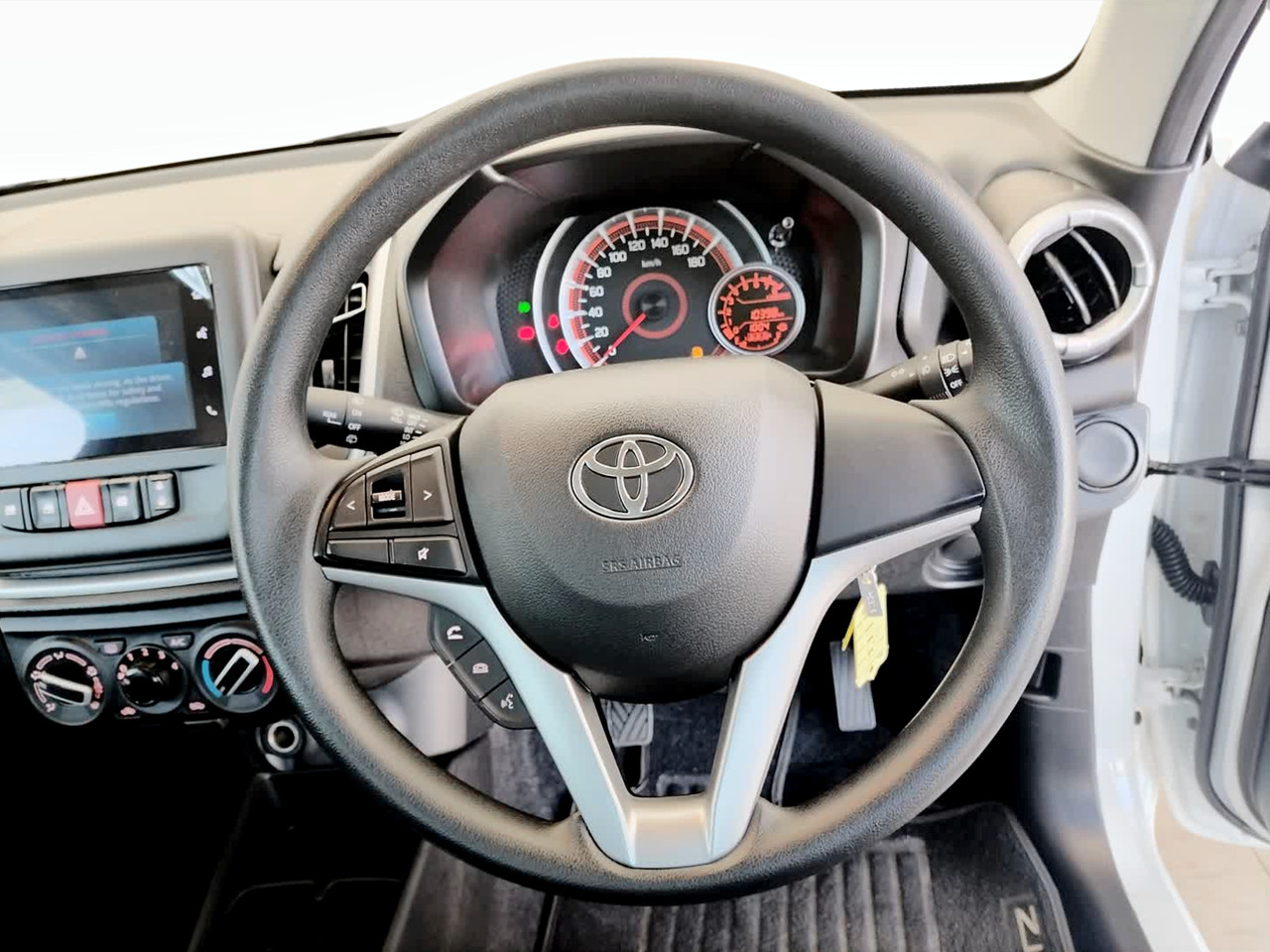 Toyota Vitz 1.0 XR AUTO
