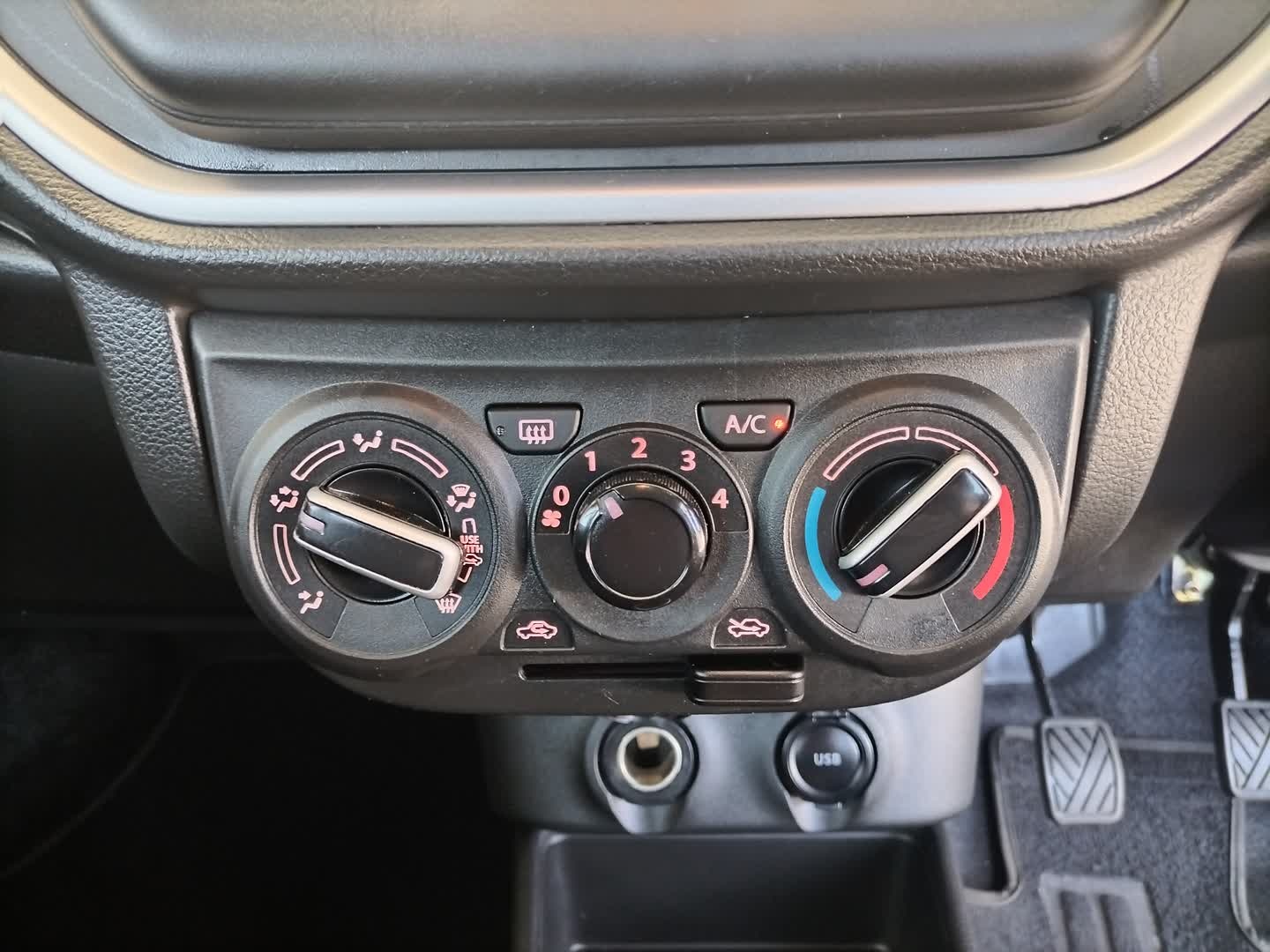 Toyota Vitz 1.0 XR AUTO