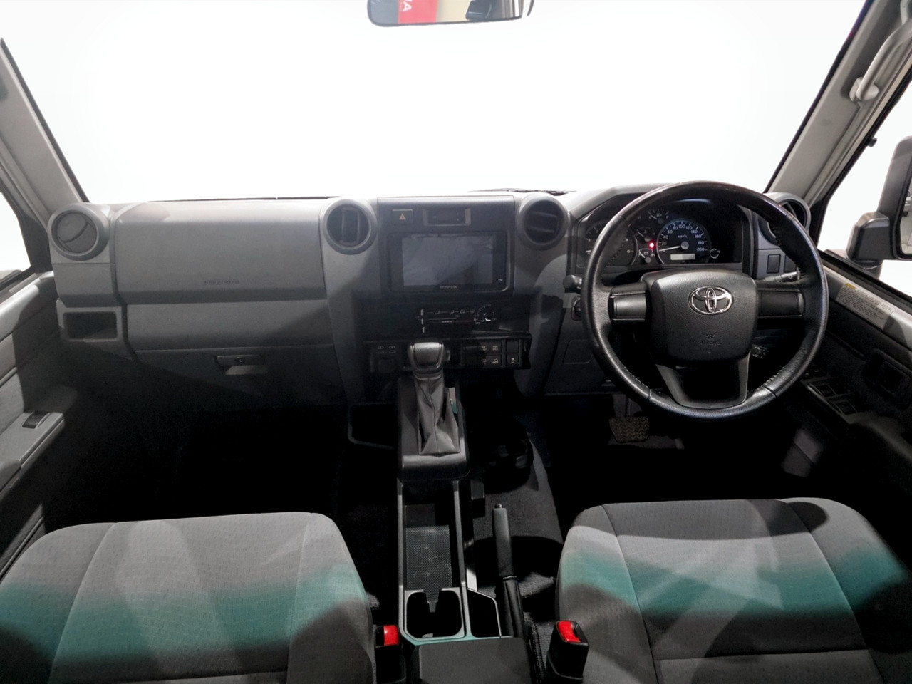 Toyota Land Cruiser 76 2.8GD-6 STATION WAGON LX AUTO