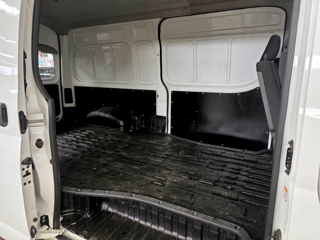 Toyota QUANTUM 2.8 SLWB PANEL VAN