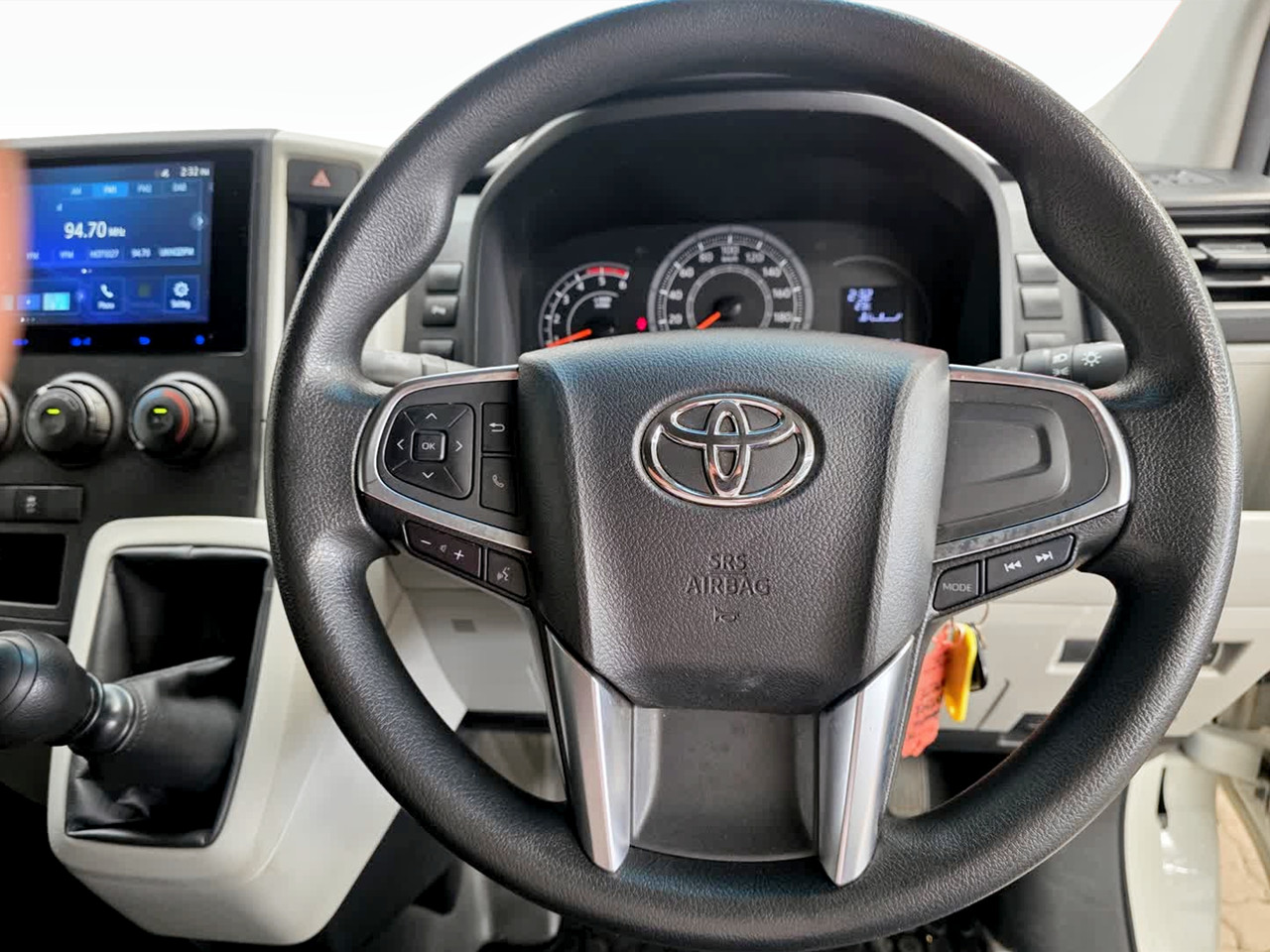 Toyota QUANTUM 2.8 SLWB PANEL VAN